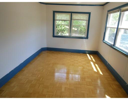 108 Kirk Dr, Springfield, MA 01109 photo 5