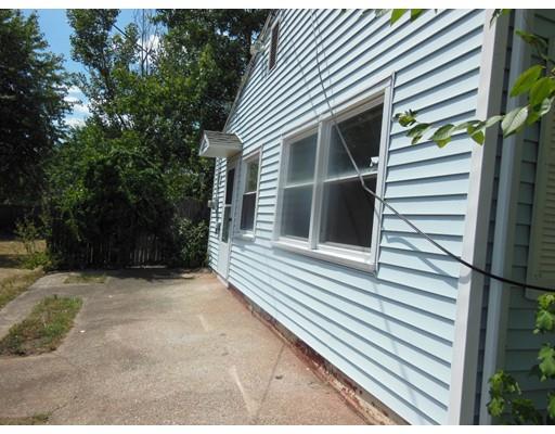 108 Kirk Dr, Springfield, MA 01109 photo 3