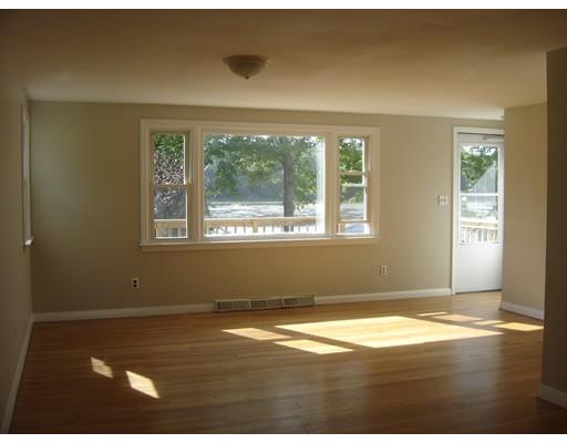 1067 Main St, West Wareham, MA 02576 photo 4