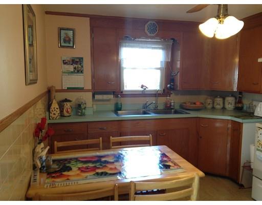 28 Slater St, Webster, MA 01570 photo 4