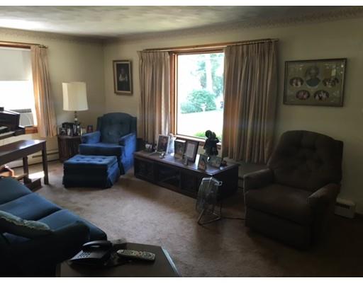 131 Kerry Dr, Springfield, MA 01118 photo 8