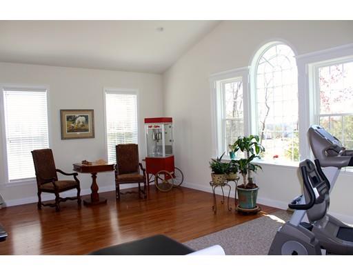 40 Howarth Dr, Upton, MA 01568 photo 13