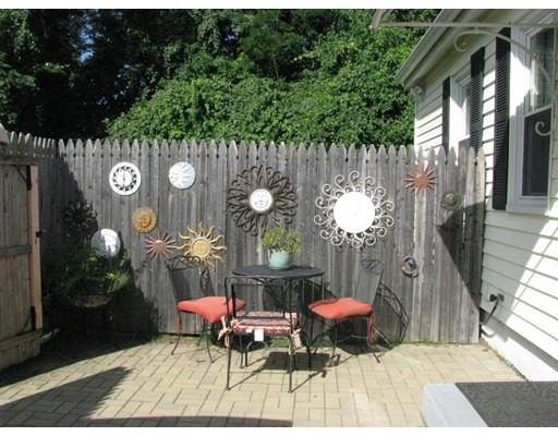 759 Pendleton Ave, Chicopee, MA 01020 photo 2