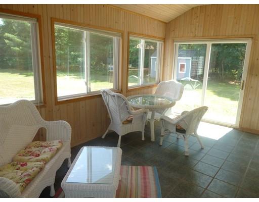 5 Chambers Ct, Mansfield, MA 02048 photo 2