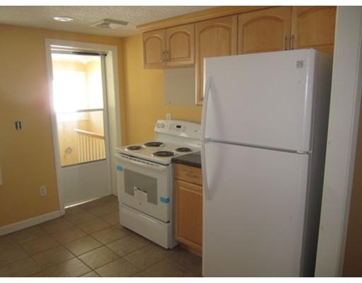 93 Stuart St, Springfield, MA 01119 photo 12
