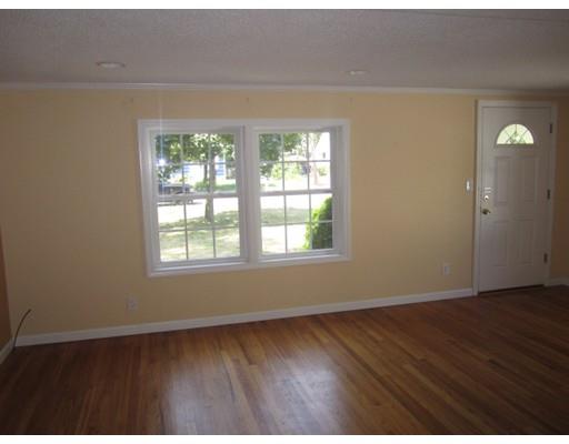 93 Stuart St, Springfield, MA 01119 photo 7