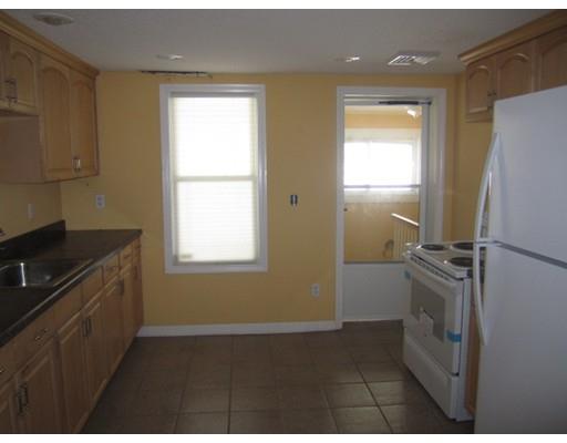 93 Stuart St, Springfield, MA 01119 photo 11