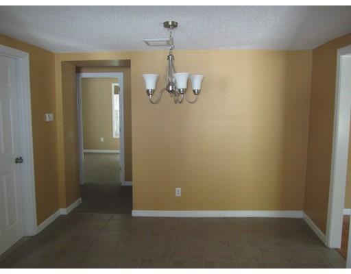 93 Stuart St, Springfield, MA 01119 photo 9