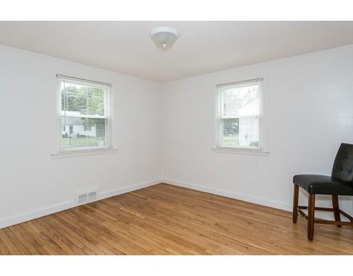 74 Aldrew Ter, Springfield, MA 01119 photo 12