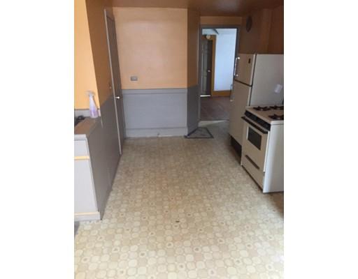 20 Denton Cir, Springfield, MA 01104 photo 4