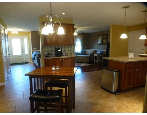 5 Northgate Cir, Worcester, MA 01606 photo 8