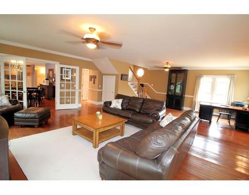 43 Bennett St, Gloucester, MA 01930 photo 5