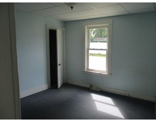 9 Kosta St, Worcester, MA 01607 photo 4