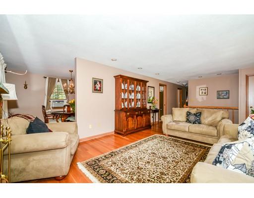 36 Colonial Dr, Reading, MA 01867 photo 4