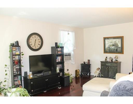 16 Bernard St, Chicopee, MA 01013 photo 4