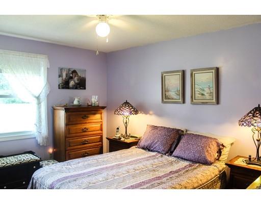 16 Bernard St, Chicopee, MA 01013 photo 8