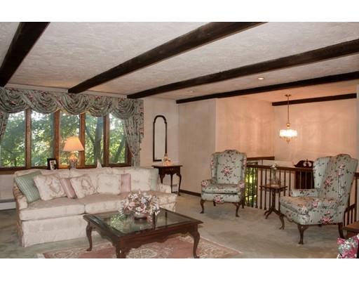 76 North St, Danvers, MA 01923 photo 2