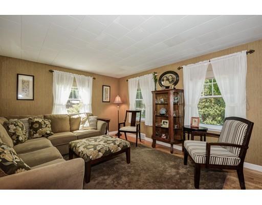 35 Bates Ave, Worcester, MA 01605 photo 3