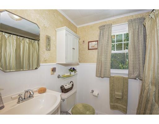 35 Bates Ave, Worcester, MA 01605 photo 17
