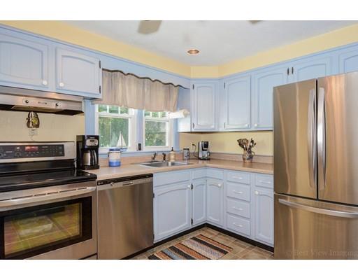 35 Bates Ave, Worcester, MA 01605 photo 11