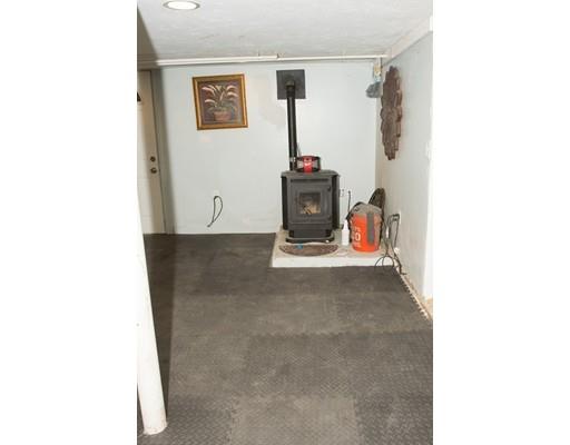 8 Emery St, Worcester, MA 01604 photo 18