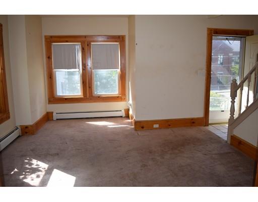 33 Beech St, Lowell, MA 01850 photo 3