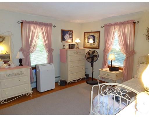 98 Talbot Rd, Springfield, MA 01119 photo 11