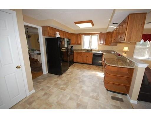6 King Philip Path, Mendon, MA 01756 photo 11