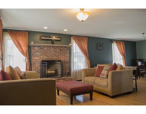 252 Christopher Dr, Springfield, MA 01119 photo 5
