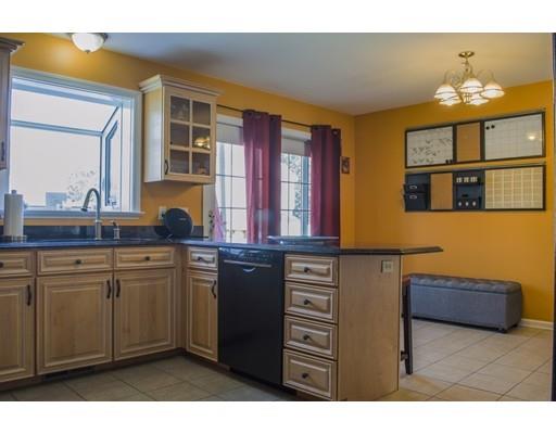 252 Christopher Dr, Springfield, MA 01119 photo 11