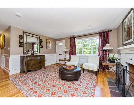 174 Edgewater Dr, Framingham, MA 01702 photo 2