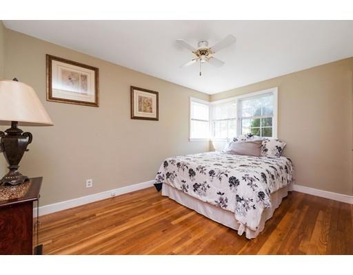 174 Edgewater Dr, Framingham, MA 01702 photo 9