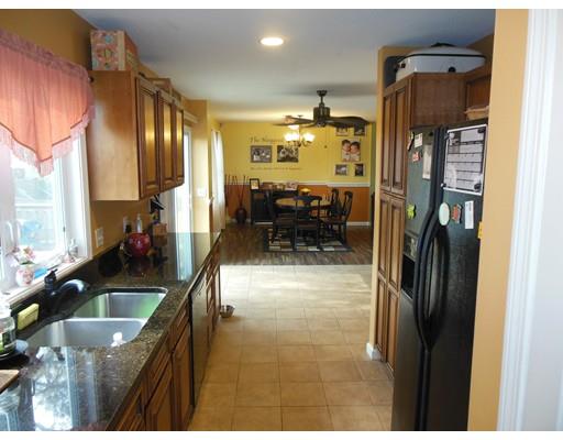 86 Temby St, Springfield, MA 01119 photo 9