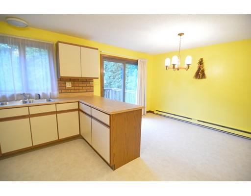 74 Bray St, Chicopee, MA 01020 photo 4