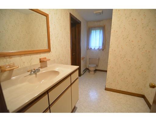 74 Bray St, Chicopee, MA 01020 photo 8