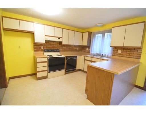 74 Bray St, Chicopee, MA 01020 photo 3