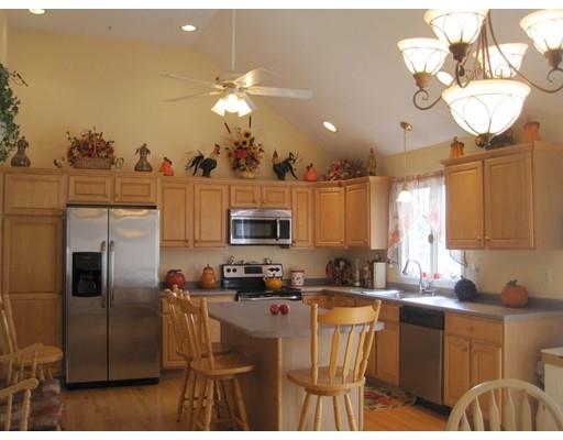 111 Emerald Dr, Lynn, MA 01904 photo 11