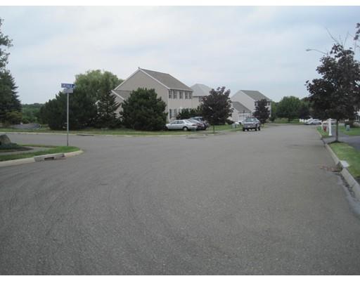 111 Emerald Dr, Lynn, MA 01904 photo 4