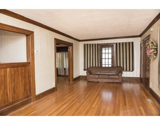 159 Shefford St, Springfield, MA 01107 photo 3