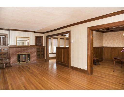 159 Shefford St, Springfield, MA 01107 photo 2