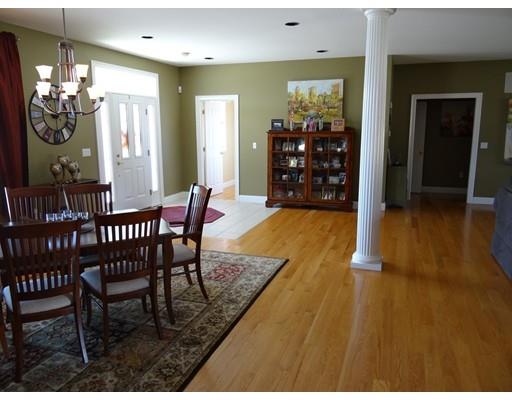 117 Caddyshack Dr, Chicopee, MA 01020 photo 4