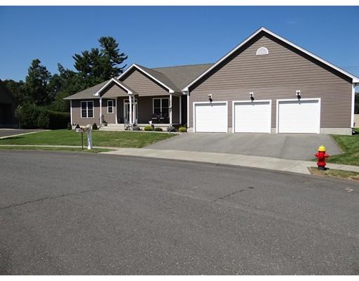 117 Caddyshack Dr, Chicopee, MA 01020 photo 2