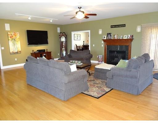 117 Caddyshack Dr, Chicopee, MA 01020 photo 6