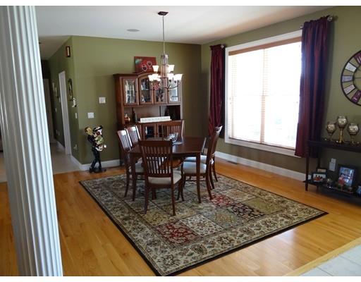 117 Caddyshack Dr, Chicopee, MA 01020 photo 5