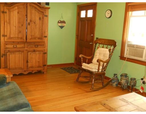 102 Parkerview St, Springfield, MA 01129 photo 5