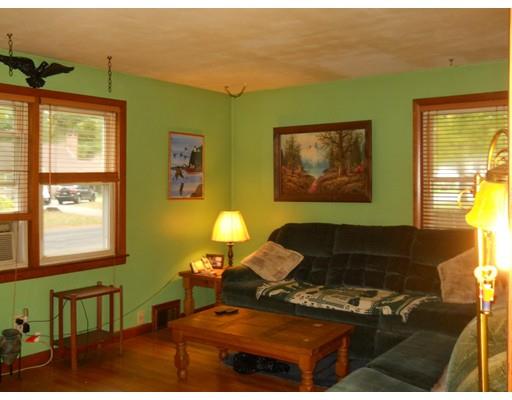 102 Parkerview St, Springfield, MA 01129 photo 3