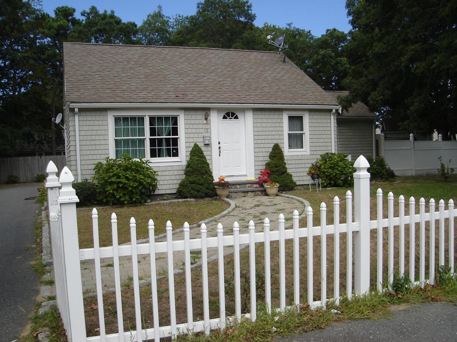 13 Brookshire Rd, Hyannis, MA 02601 photo 1