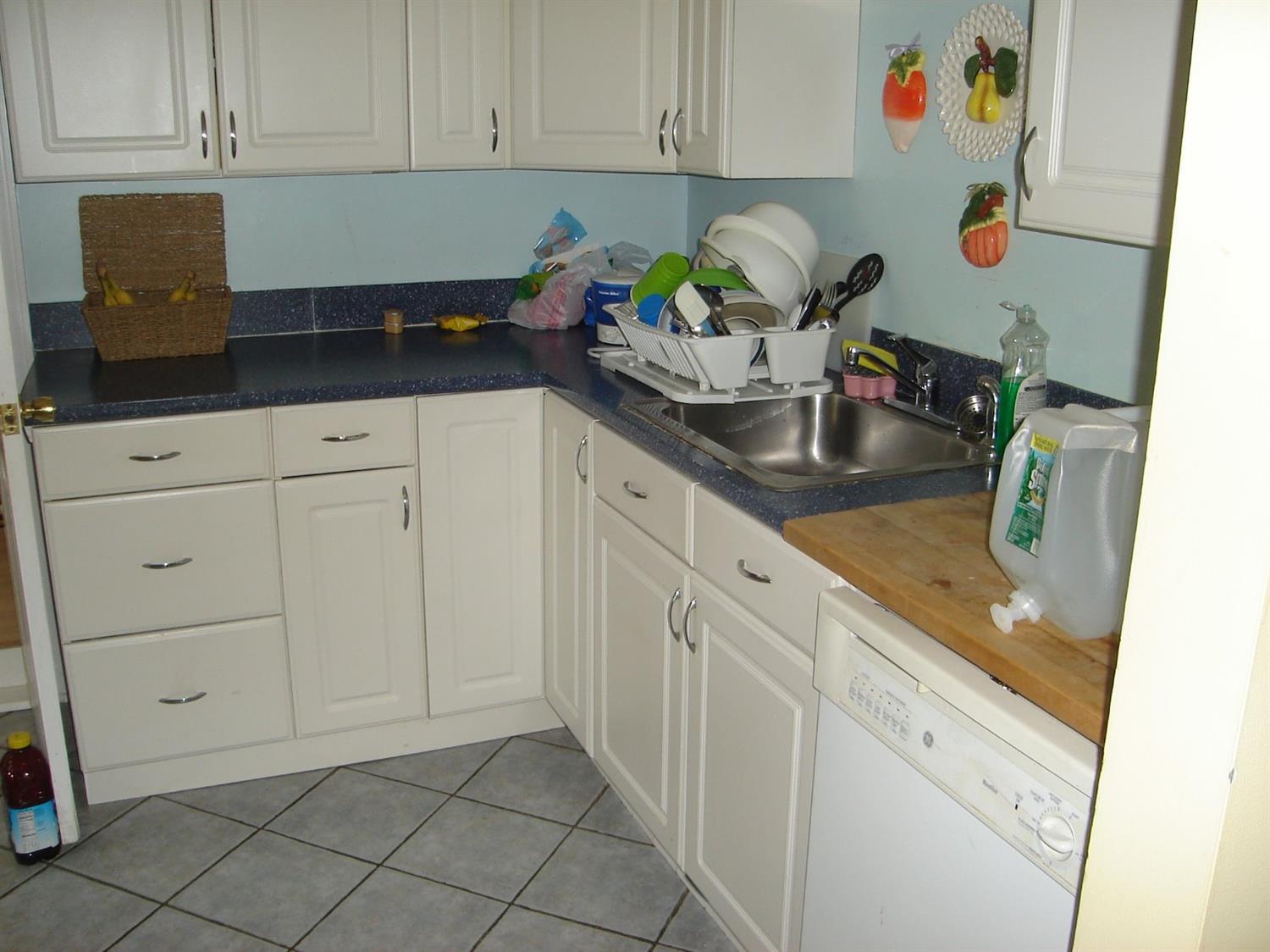 13 Brookshire Rd, Hyannis, MA 02601 photo 3