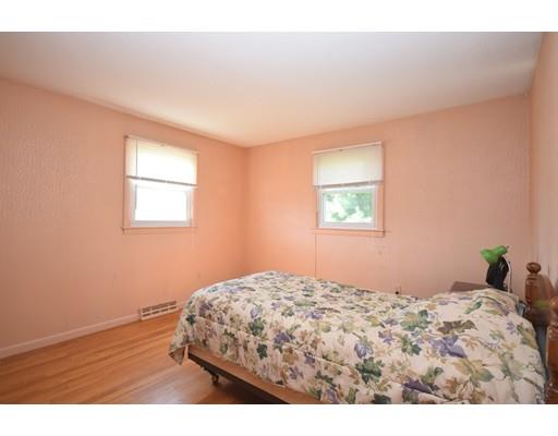 6 Penncastle St, Springfield, MA 01129 photo 6