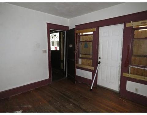 735 Union St, Springfield, MA 01109 photo 2
